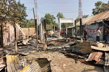 নাঙ্গলকোটে ভয়াবহ অগ্নিকাণ্ড, পুড়ল তিন দোকান