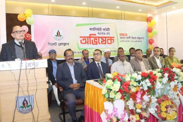 গুজব রোধে মূলধারার গণমাধ্যমকে শক্তিশালী করতে হবে : খাদ্য উপদেষ্টা