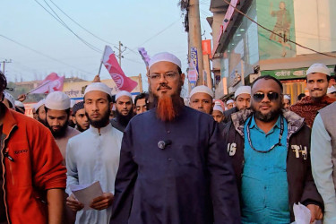 জনগণকে সাথে নিয়ে পরিবর্তনের পথে এগোতে চান মুফতি ফয়জুল করিম