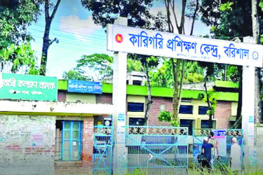 সিন্ডিকেট চক্রে জিম্মি প্রশিক্ষণার্থীরা