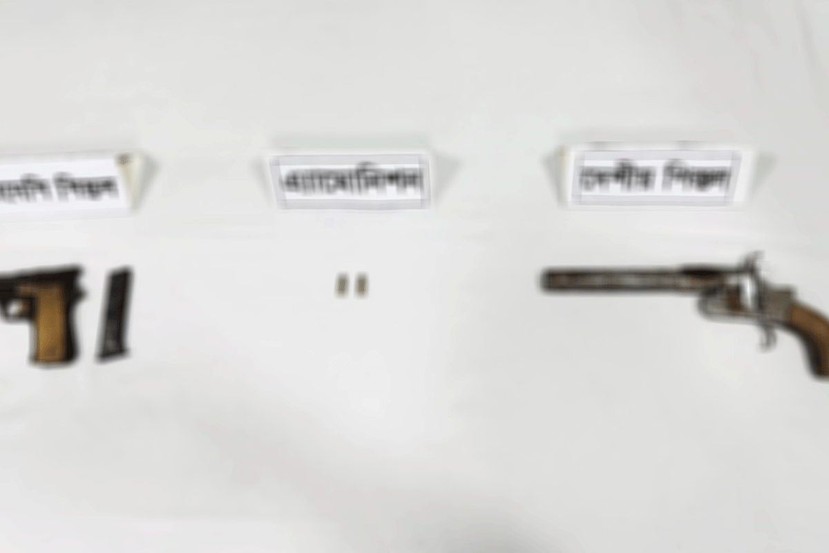 মেহেরপুরে অস্ত্র ও গুলি উদ্ধার