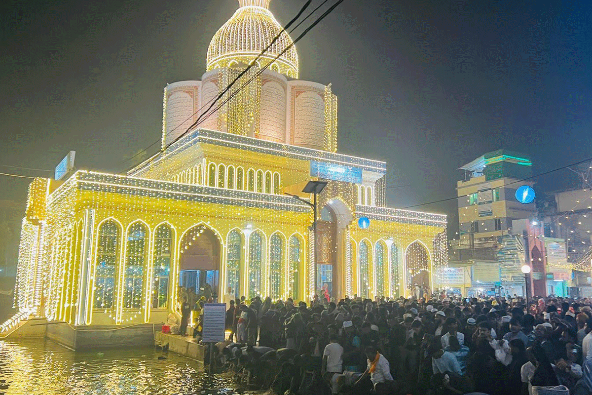 মাইজভাণ্ডারী ১২০তম ওরস সম্পন্ন, লাখো ভক্তের উপস্থিতি