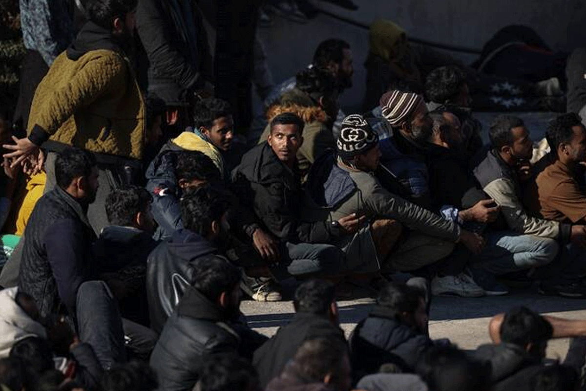 গ্রিস উপকূলে নৌকা ডুবে ২ জনের প্রাণহানি