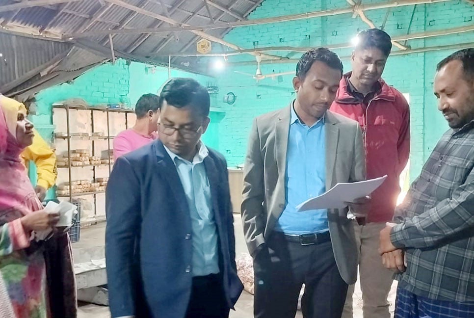 বগুড়ায় ফ্যাক্টরিতে অভিযান, ৭০ হাজার টাকা জরিমানা