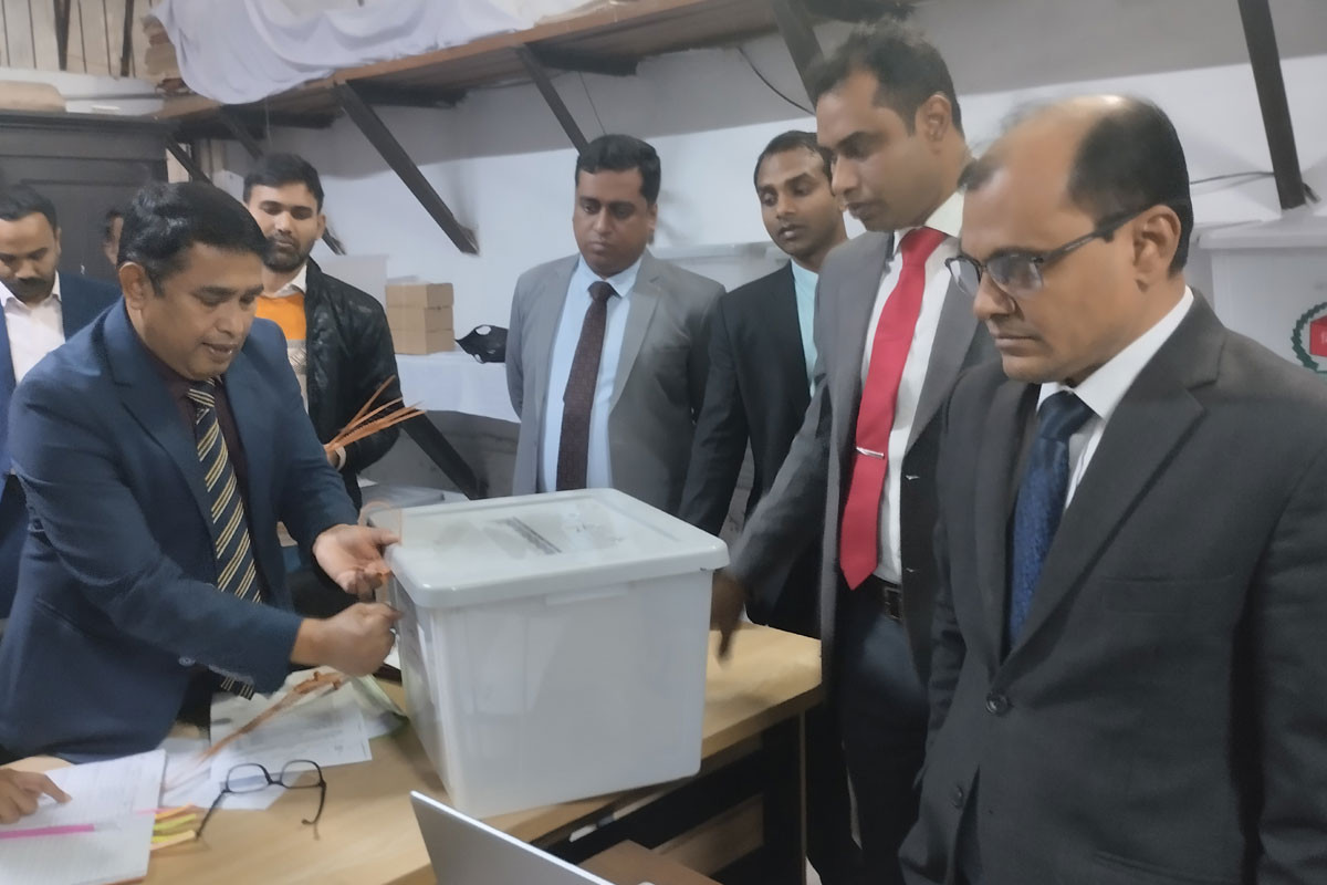 গাইবান্ধার ৫ আসনে পোস্টাল ব্যালটে ভোট দেবেন ১৭ হাজার ৯২৪ ভোটার