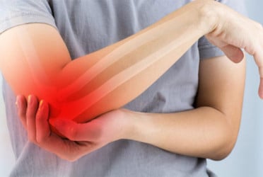 টানা ডেস্কে কাজ করলে হাতব্যথা? সহজ সমাধান জেনে নিন