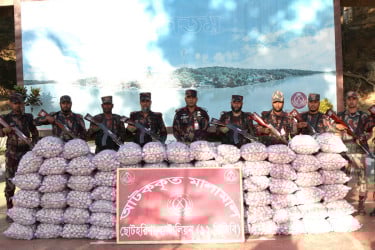 রাঙামাটির ছোটহরিণায় বিজিবির অভিযান: ১৩৫০ কেজি রসুন উদ্ধার