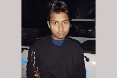 টুঙ্গিপাড়ায় সেনা সদস্য পরিচয়ে ওয়াকিটকিসহ যুবক গ্রেফতার