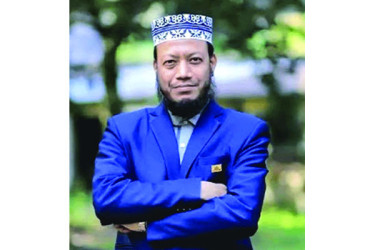 আমির হামজার বিরুদ্ধে ঝিনাইদহের আদালতে মামলা