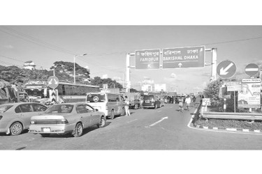 মহাসড়কে চাঁদাবাজি