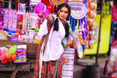 পায়েলের ‘মনের দেয়ালে’