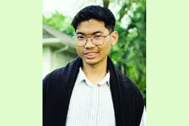 নানান বিতর্কের মধ্যে পদত্যাগ ডাকসু সদস্য সর্বমিত্রের