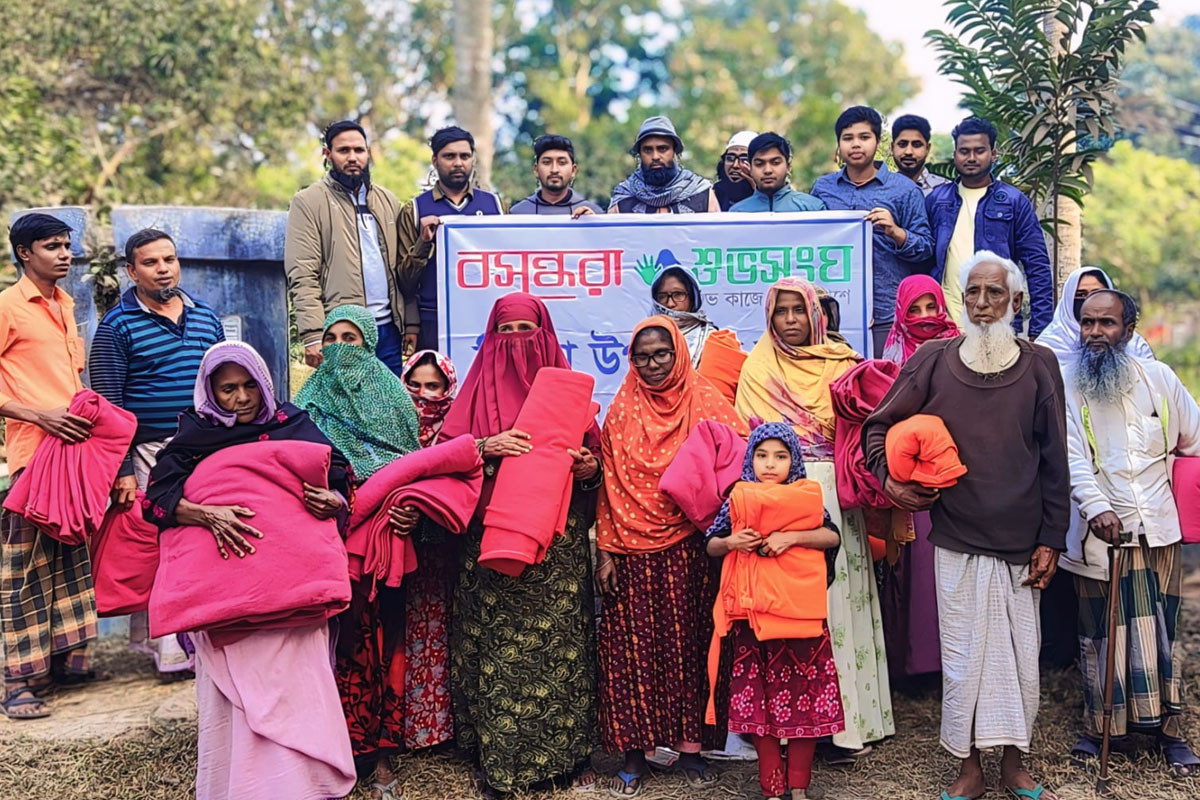 সিংড়ায় বসুন্ধরা শুভসংঘের শীতকালীন উপহার বিতরণ