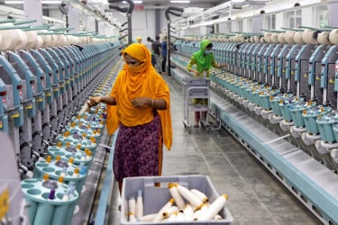 বন্ড সুবিধার অপব্যবহারে বিপর্যস্ত টেক্সটাইল শিল্প