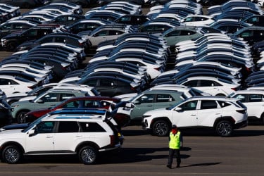 দক্ষিণ কোরিয়ার পণ্যে ২৫ শতাংশ শুল্ক বাড়াচ্ছেন ডোনাল্ড ট্রাম্প