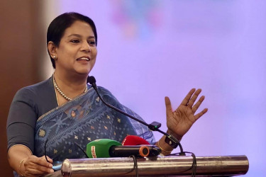 বিআরটিসির সব বাস থেকে কালো ধোঁয়া বের হয়: পরিবেশ উপদেষ্টা