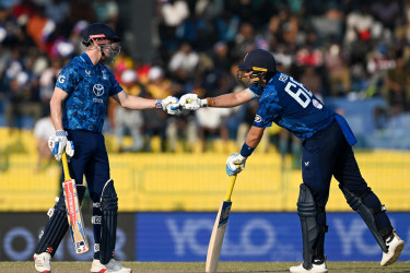 রুট-ব্রুকের জোড়া সেঞ্চুরিতে ইংল্যান্ডের রেকর্ড ৩৫৭