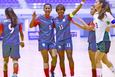 ফুটসালের ট্রফি নিয়ে সাবিনারা আসছেন আজ