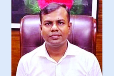 মুক্তিযোদ্ধা চাচাকে বাবা বানিয়ে চাকরি, সিনিয়র সহকারী সচিব কারাগারে