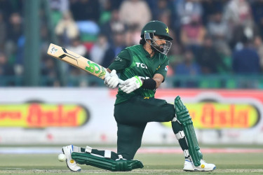 অস্ট্রেলিয়ার বিপক্ষে চ্যালেঞ্জিং পুঁজি পাকিস্তানের