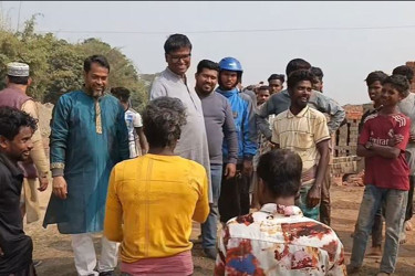 ধানের শীষে ভোট চেয়ে মাজেদ বাবুর গণসংযোগ