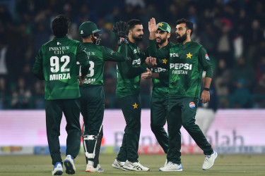 টি-টোয়েন্টি বিশ্বকাপের আগে অস্ট্রেলিয়াকে হেসেখেলে হারালো পাকিস্তান