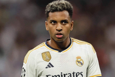 প্রথমবার ‘লাল কার্ড’ দেখে সমর্থকদের কাছে ক্ষমা চাইলেন রিয়াল তারকা রদ্রিগো