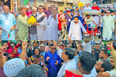 জনগণকে নিয়ে এলাকার সমস্যা সমাধানের প্রতিশ্রুতি নবীউল্লাহ নবীর