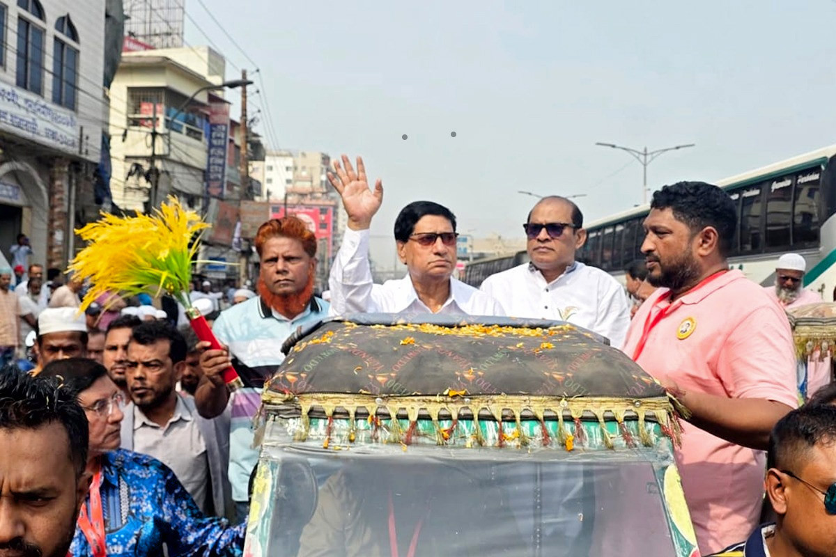 যাত্রাবাড়ীর ৫০ নং ওয়ার্ডে ব্যাপক গণসংযোগ নবীউল্লাহ নবীর
