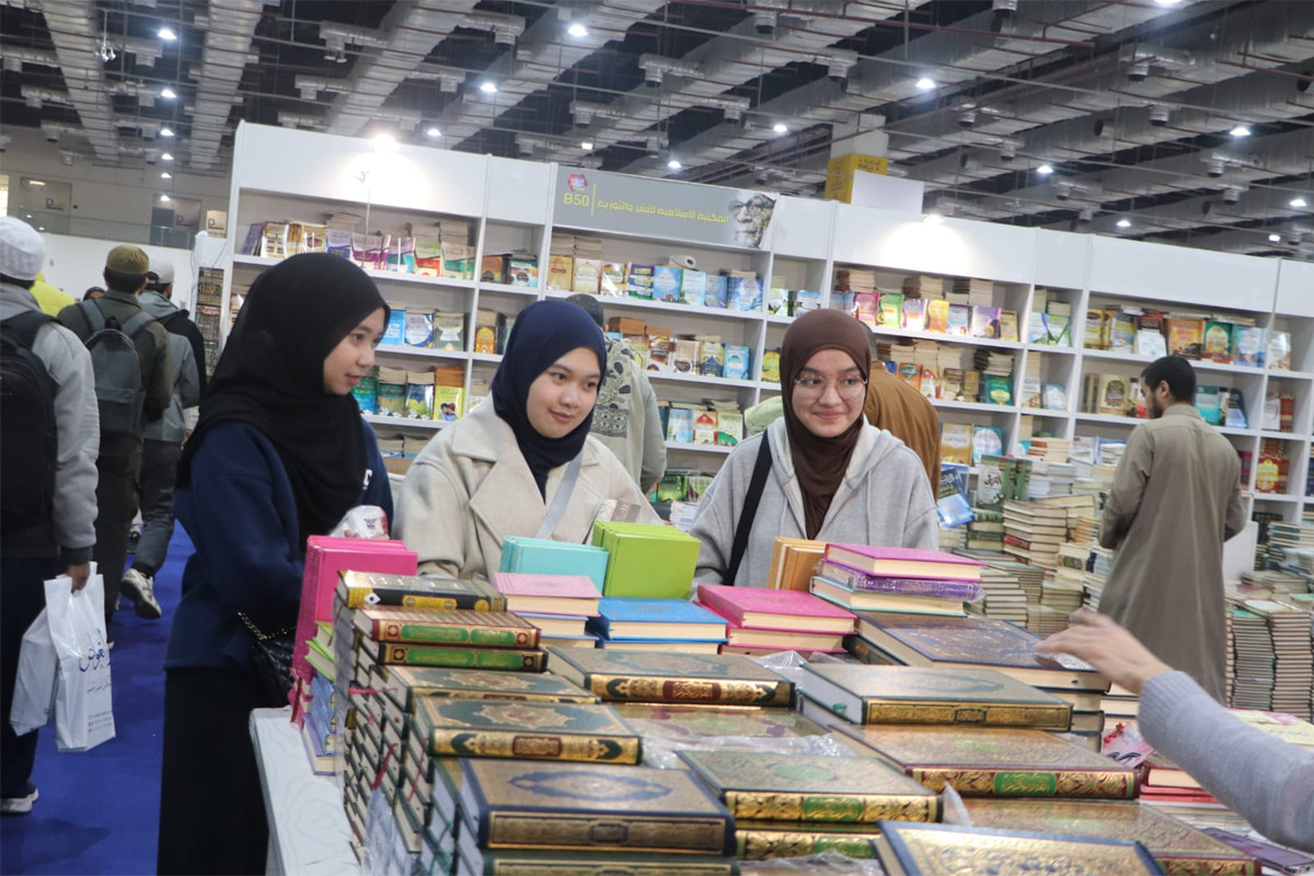 কায়রো আন্তর্জাতিক বইমেলায় বিদেশি পাঠকদের আগ্রহে বাংলাদেশি লেখকের বই