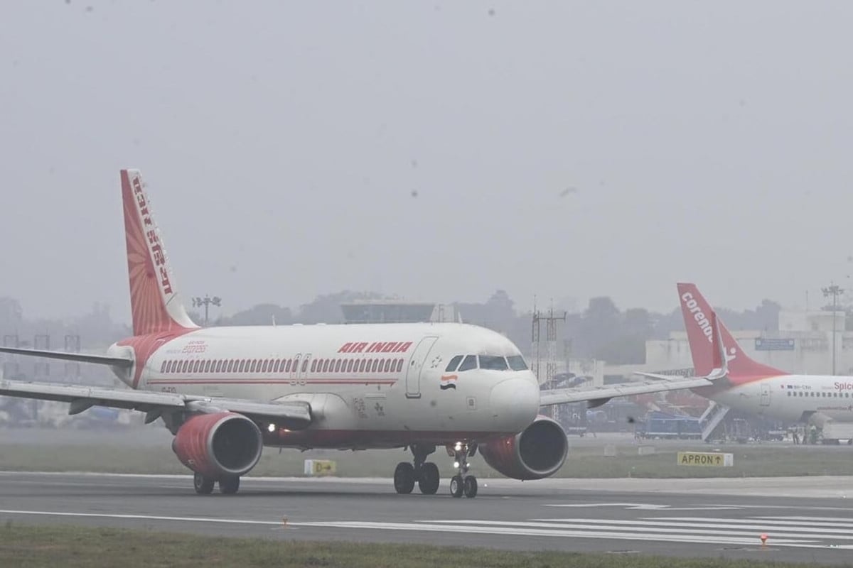 জ্বালানি সুইচে গোলযোগ, বড় দুর্ঘটনার শঙ্কায় এয়ার ইন্ডিয়ার ফ্লাইট বাতিল