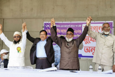 নির্বাচনী প্রতিশ্রুতি নিয়ে পাবনায় ‘জনগণের মুখোমুখি’ প্রার্থীরা