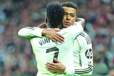 ভিনিসাস-এমবাপ্পের গতিতে ছুটছে রিয়াল