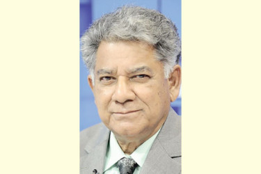 কিছু ব্যবসায়ী মূল্য বৃদ্ধির পাঁয়তারায়