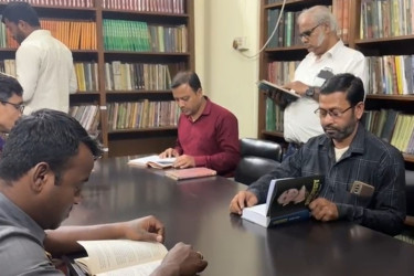 কলকাতায় বাংলাদেশ উপহাইকমিশনের লাইব্রেরিতে বেগম খালেদা জিয়ার বই