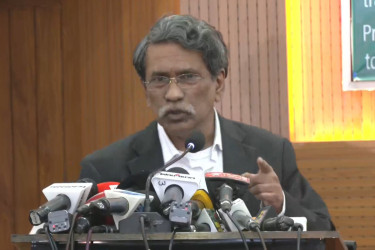 বাংলাদেশ এক ধরনের ক্রান্তিলগ্নে রয়েছে : আলী রীয়াজ