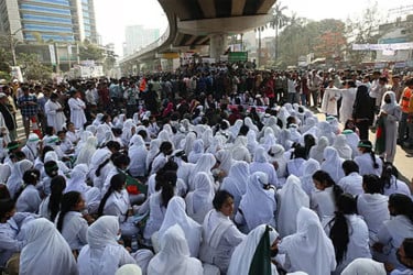 আল্টিমেটাম দিয়ে সাতরাস্তা মোড় ছাড়লেন শিক্ষার্থীরা