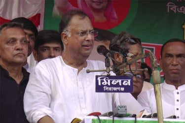 যেদিকেই যাবেন সেদিকেই দেখবেন সংকট : টুকু