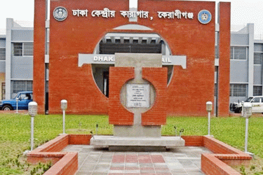 বুথে পোস্টাল ব্যালটে ভোট দিলেন কারাবন্দিরা