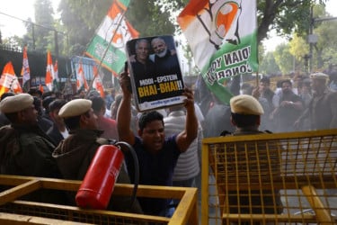 সাপ আর ভারতীয় একসঙ্গে পেলে আগে ভারতীয়কে মারো: এপস্টেইন নথি