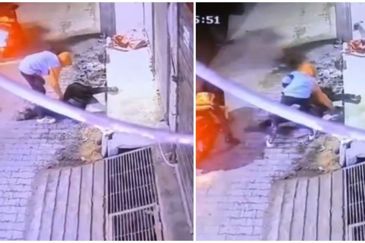 হার্ট অ্যাটাক করে রাস্তায় কাতরাচ্ছেন, সাহায্যের বদলে ফোন নিয়ে গেলো দুজন