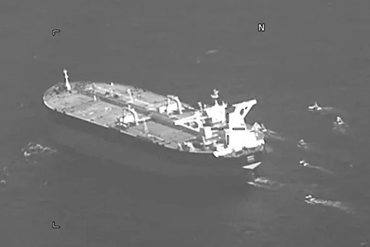 ‘ইঞ্জিন বন্ধ করো, তল্লাশি হবে’—হরমুজ প্রণালিতে মার্কিন জাহাজকে ইরানের বার্তা