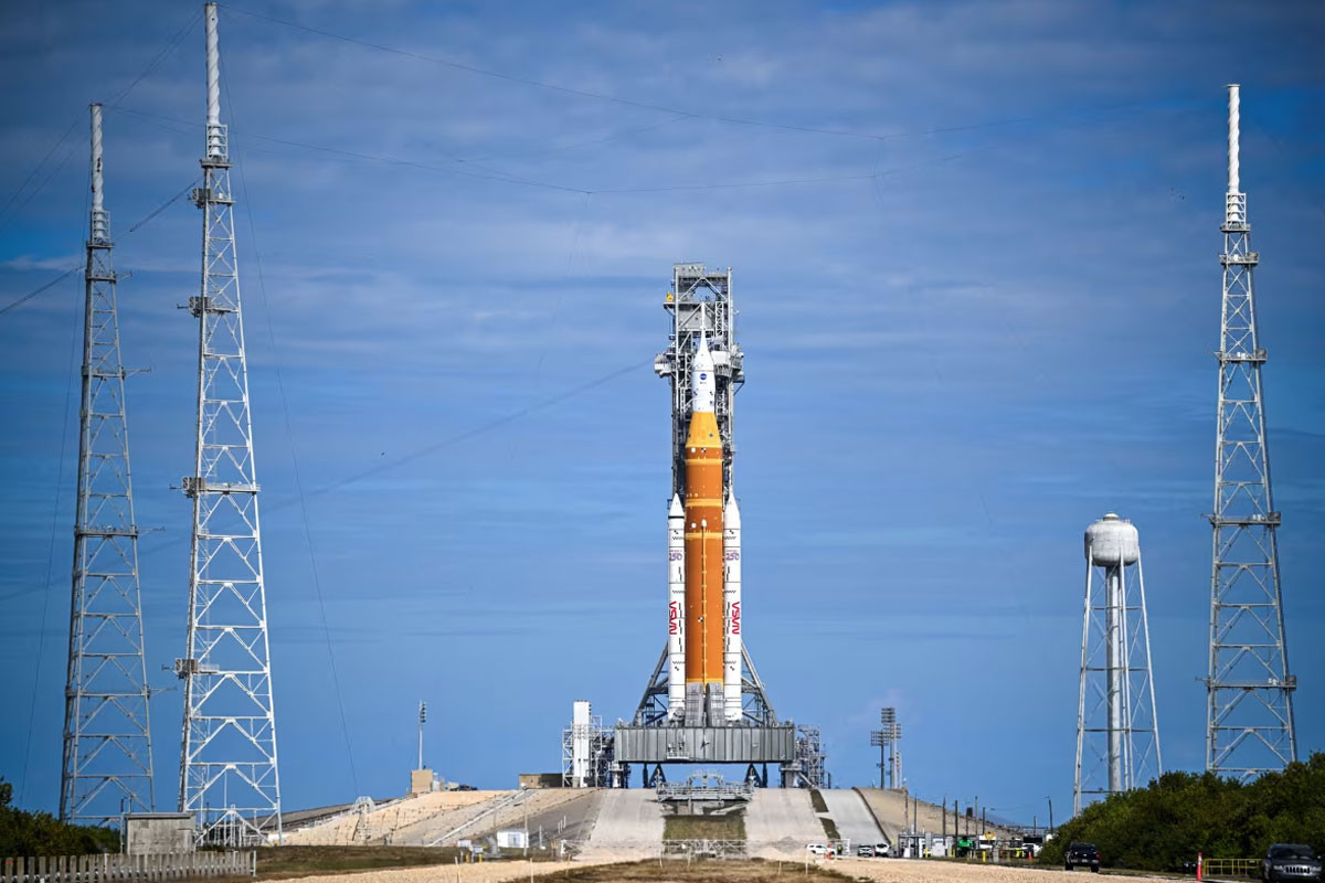 মার্চের আগে উড়ছে না নাসার চাঁদে মানুষ পাঠানোর মিশন