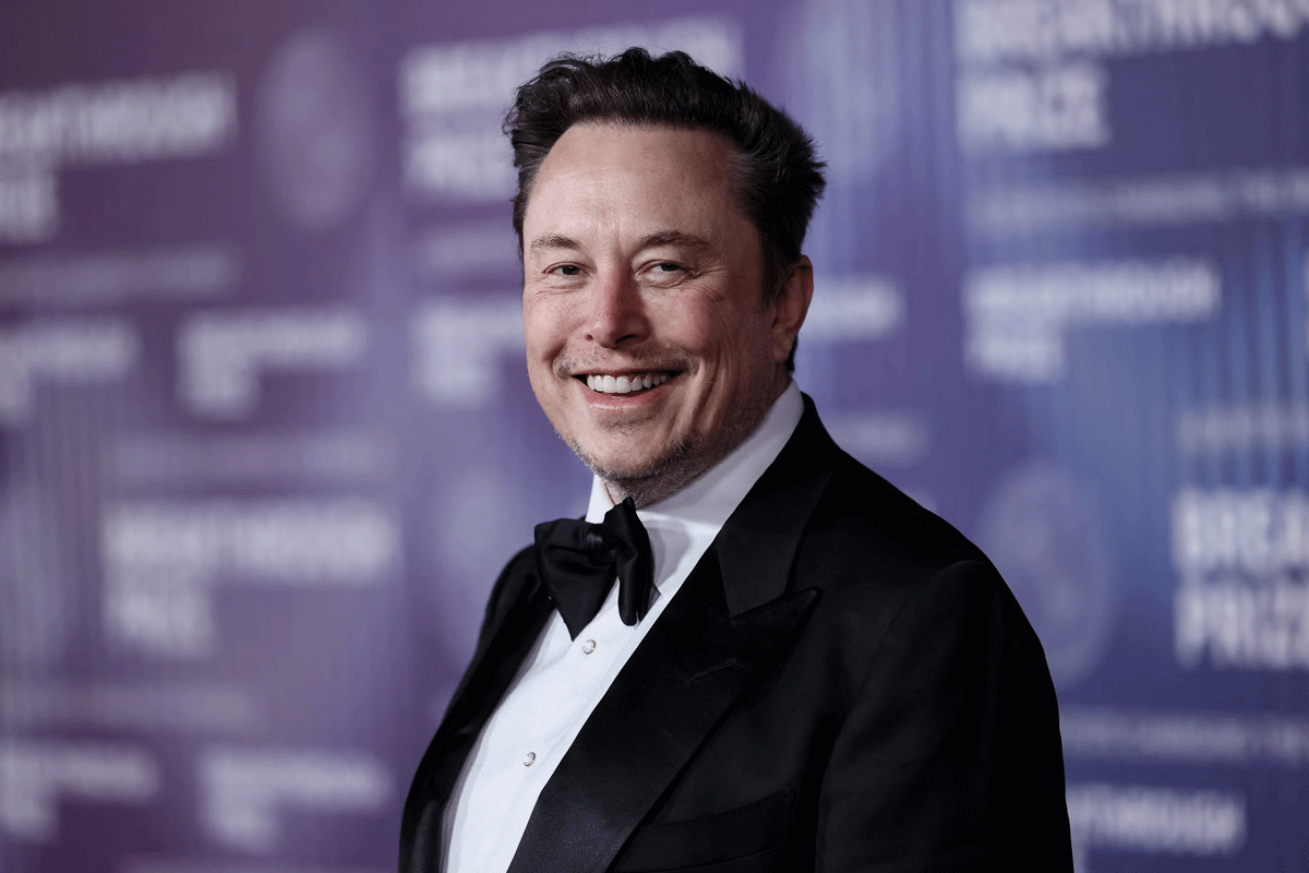 সম্পদ অর্জনে নতুন ইতিহাস ইলন মাস্কের