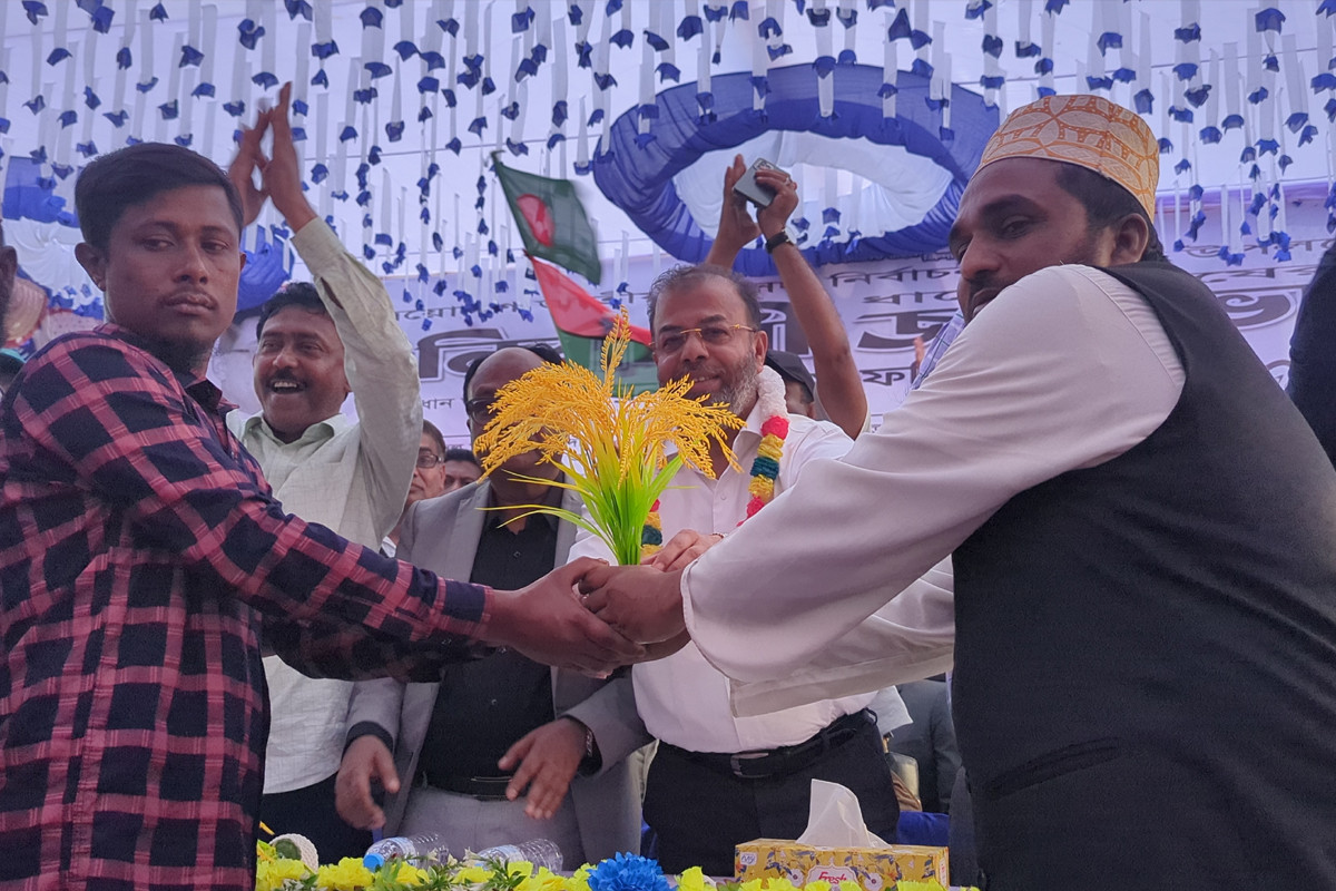 মোংলায় ২৫ জামায়াত নেতাকর্মীর বিএনপিতে যোগদান