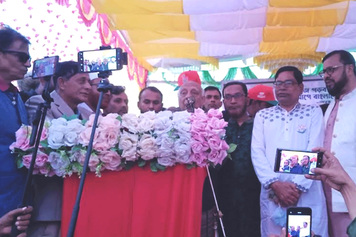 বিএনপি চায় জনগণের মুখে হাসি ফুটুক: মুশফিকুর