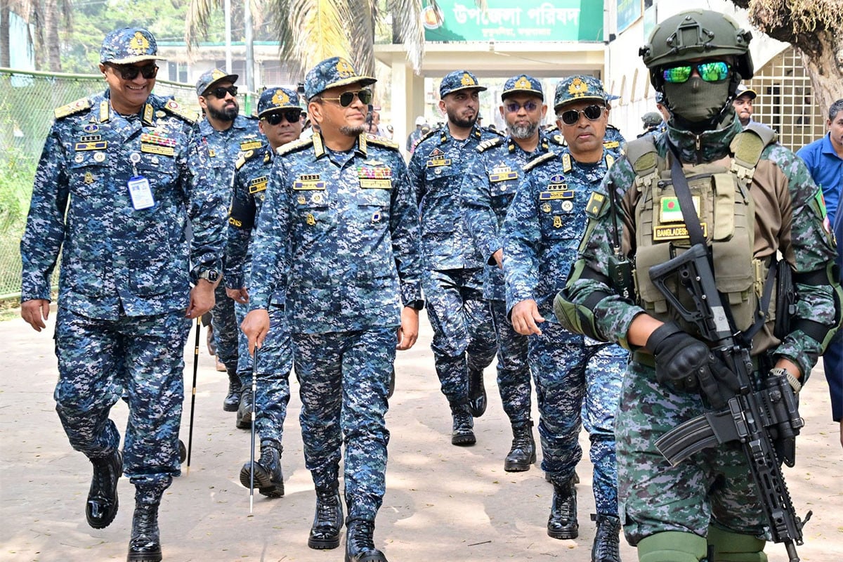 অবাধ ও সুষ্ঠু নির্বাচন নিশ্চিতে মাঠ পর্যায় পরিদর্শনে নৌবাহিনী প্রধান