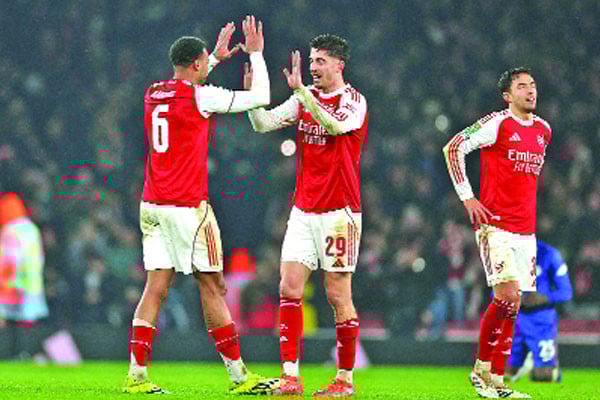 লিগ কাপ জয়ের পথে আর্সেনাল