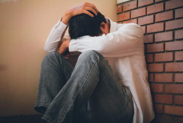 মানসিক অবসাদ : কখন সতর্ক হওয়া জরুরি