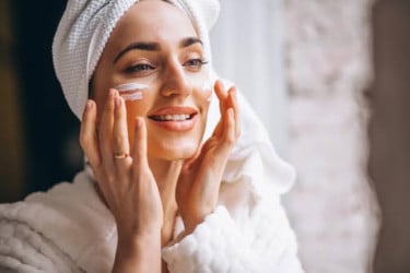 একমাসেই যেভাবে পাবেন উজ্জ্বল ত্বক